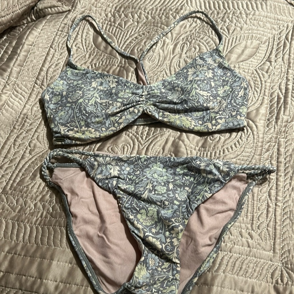 Women’s 2pce bathing suit